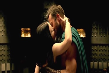 Страстная сцена с Евой Грин из фильма 300 Спартанцев